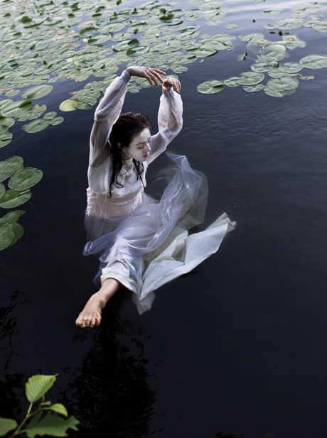 Choreographer Zoe Scofield isn't afraid to dig in the dirt, creating imagery that connects with some